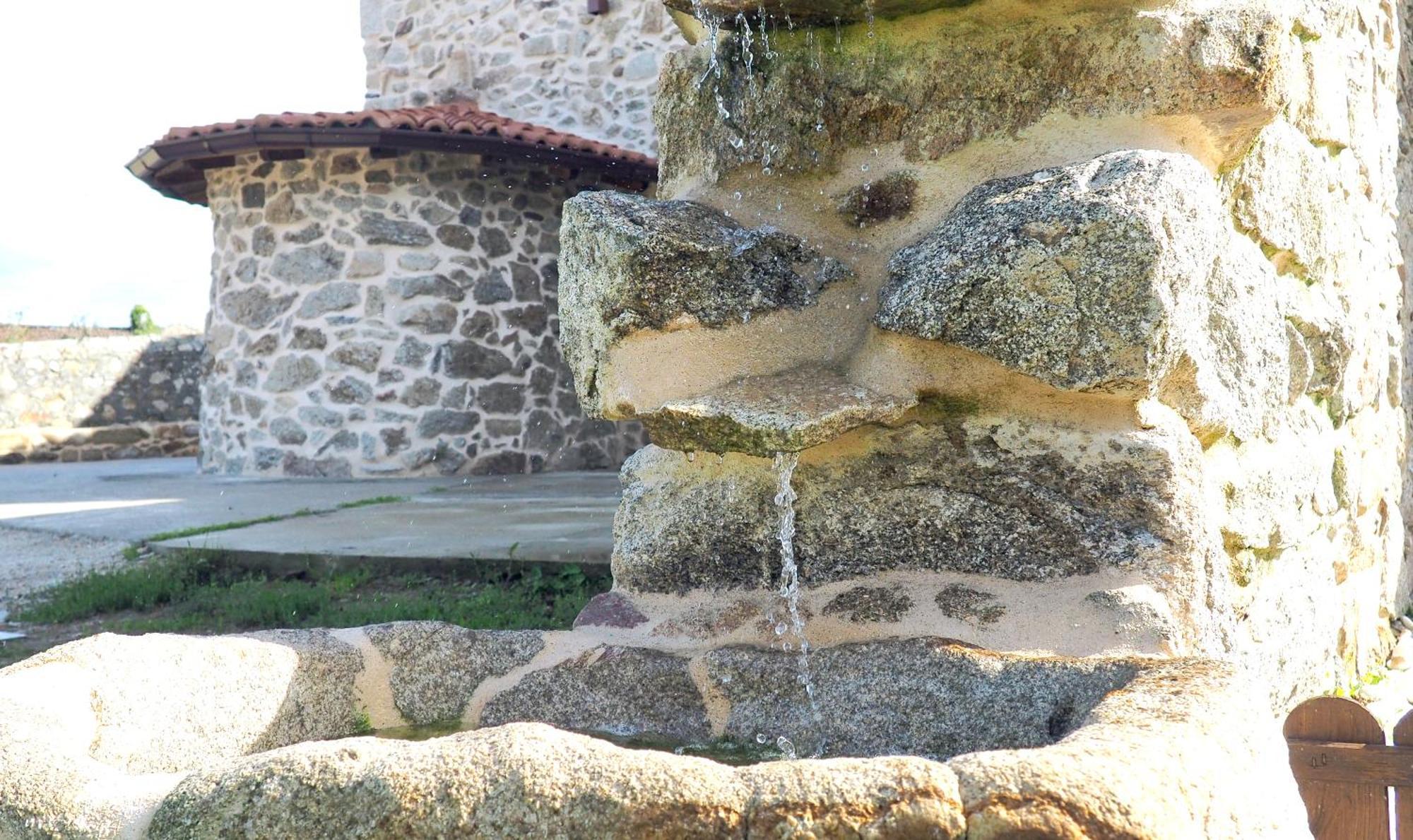 Apartamentos Muralla Sacra Sober Dış mekan fotoğraf